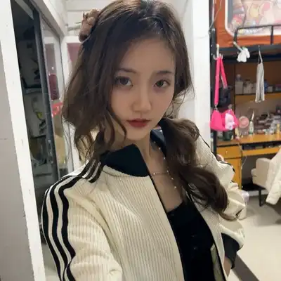 江彤